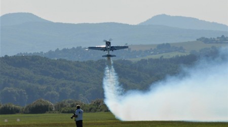 Letisko Ocova - Extra 300